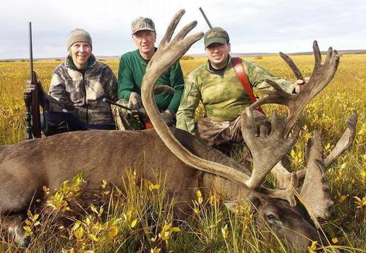 three on one caribou hunt